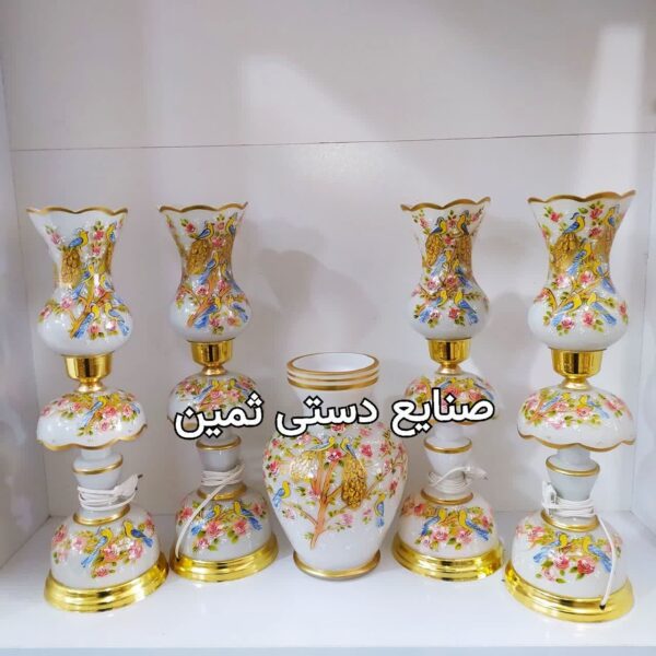 لاله شمعدان گل و پرنده پرکار اثر هنری دست