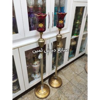 لاله شمعدان چراغ کنار منبری مذهبی ایستاده پایه بلند